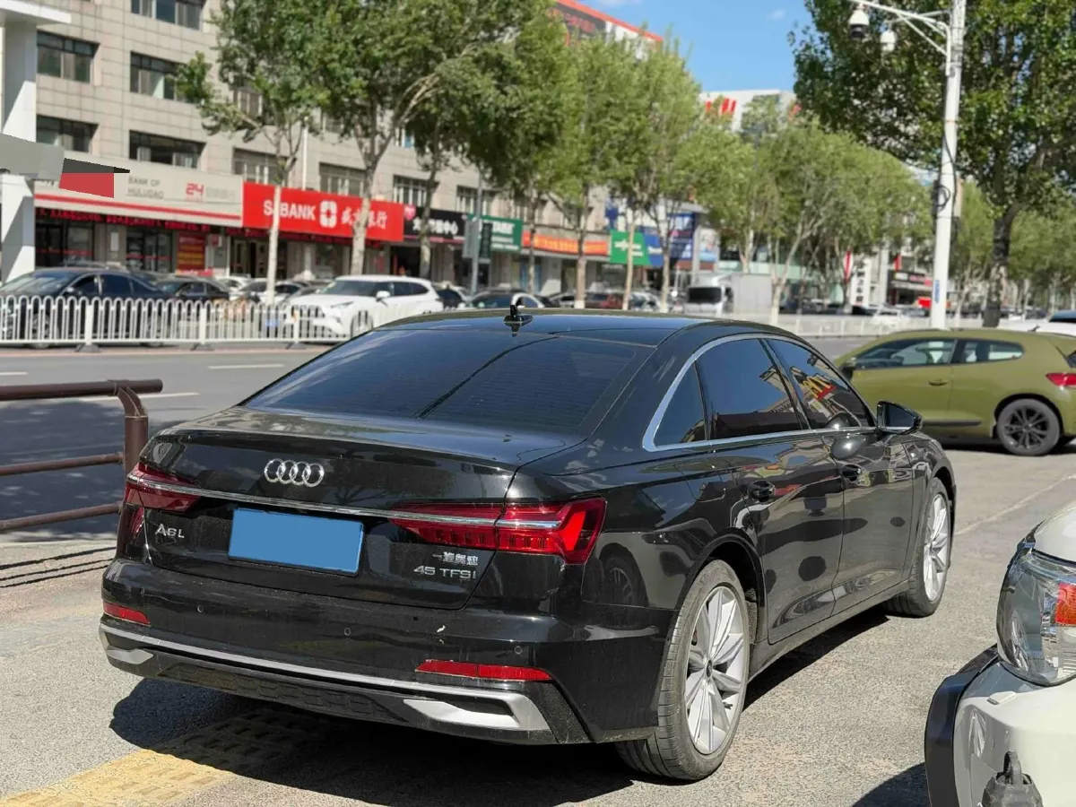 2023 Audi A6L 2.0T 245HP L4 7DCT,autocango,china used car exporter,china ev exporter,chinese used car exporter,chinese used ev exporter