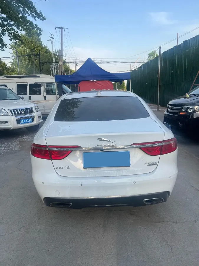 2018 Jaguar XFL 2.0T 200HP L4 8AT,autocango,china used car exporter,china ev exporter,chinese used car exporter,chinese used ev exporter