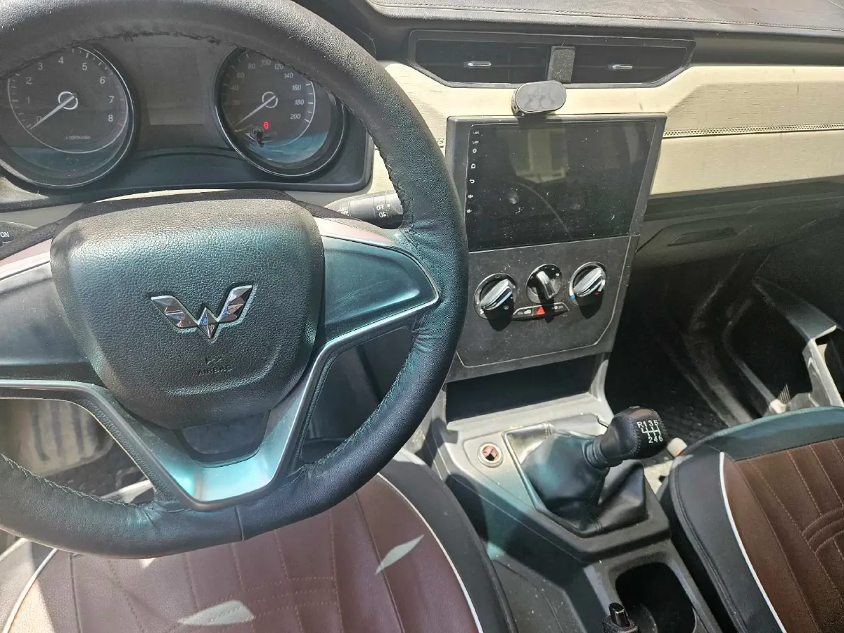 2021 WuLing HongGuang Plus 1.5T 147HP L4 6MT,autocango,china used car exporter,china ev exporter,chinese used car exporter,chinese used ev exporter