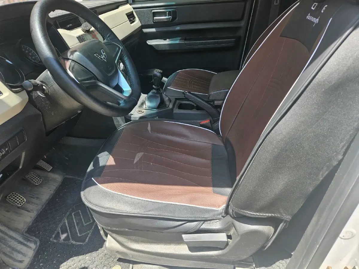 2021 WuLing HongGuang Plus 1.5T 147HP L4 6MT,autocango,china used car exporter,china ev exporter,chinese used car exporter,chinese used ev exporter