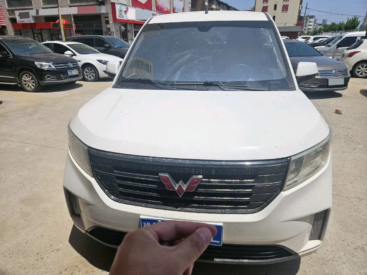2021 WuLing HongGuang Plus 1.5T 147HP L4 6MT,autocango,china used car exporter,china ev exporter,chinese used car exporter,chinese used ev exporter