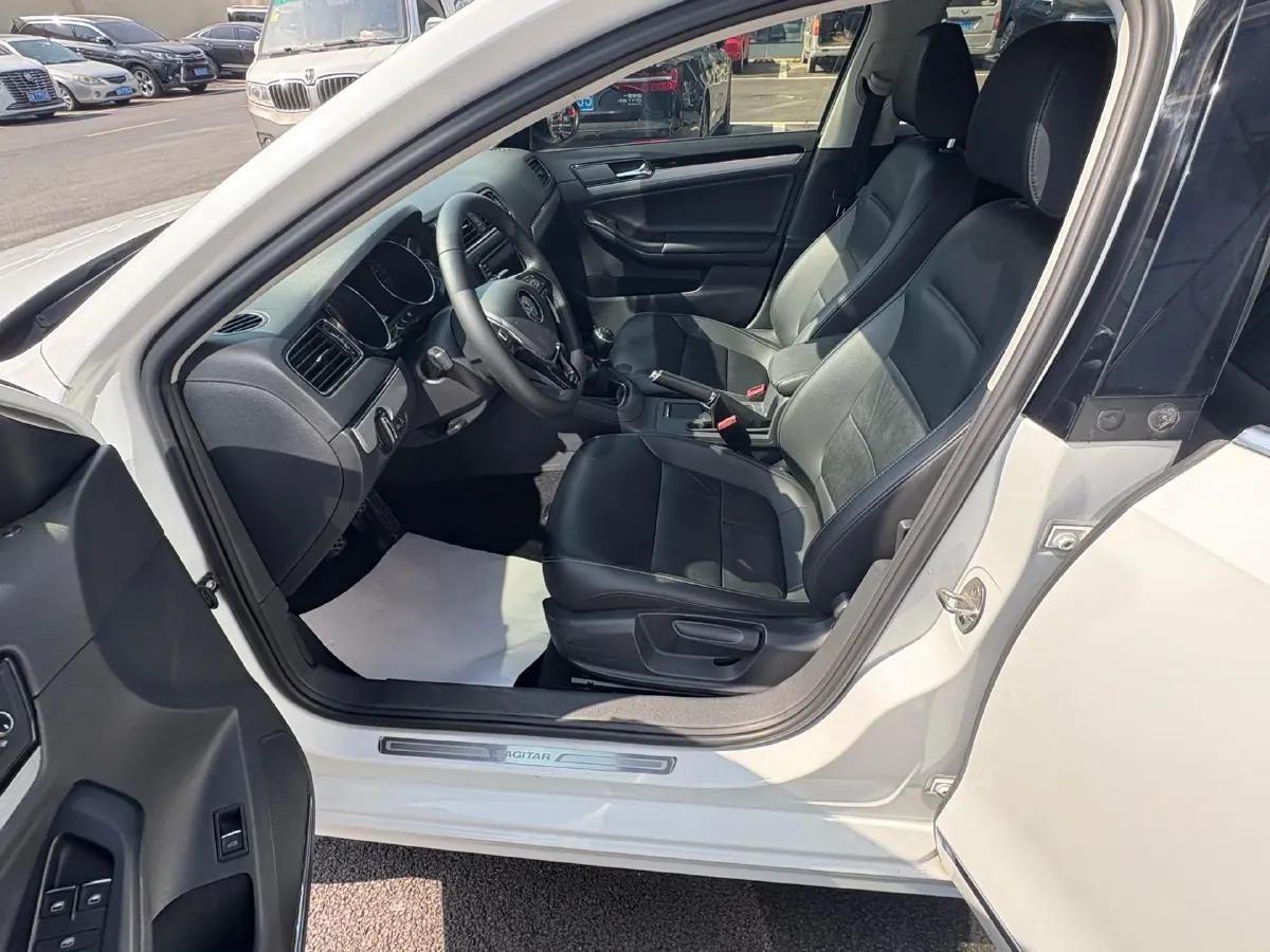 2018 KingLong KaiTe 2.3T 110HP L4 5MT,autocango,china used car exporter,china ev exporter,chinese used car exporter,chinese used ev exporter