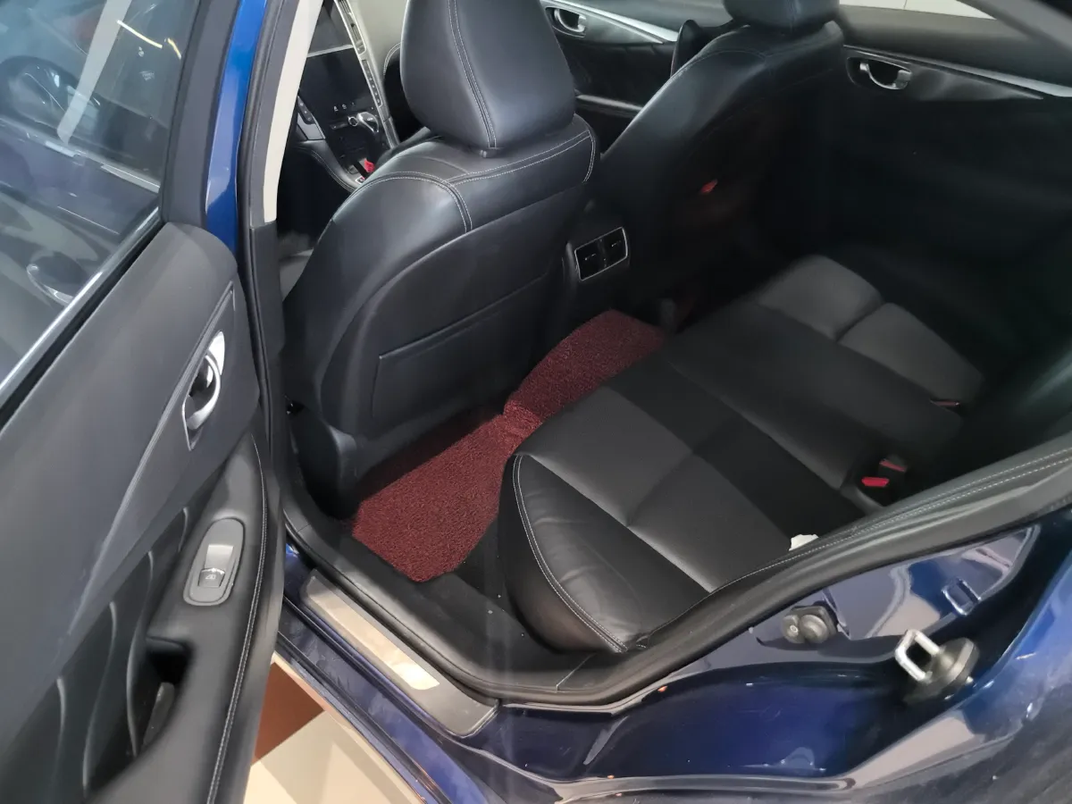 2018 Jeep Grand Commander 2.0T 265HP L4 9AT,autocango,china used car exporter,china ev exporter,chinese used car exporter,chinese used ev exporter