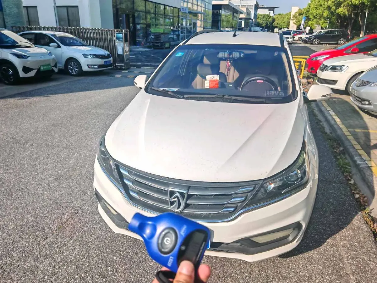 2017 BaoJun 310W 1.5L 112HP L4 6MT,autocango,china used car exporter,china ev exporter,chinese used car exporter,chinese used ev exporter