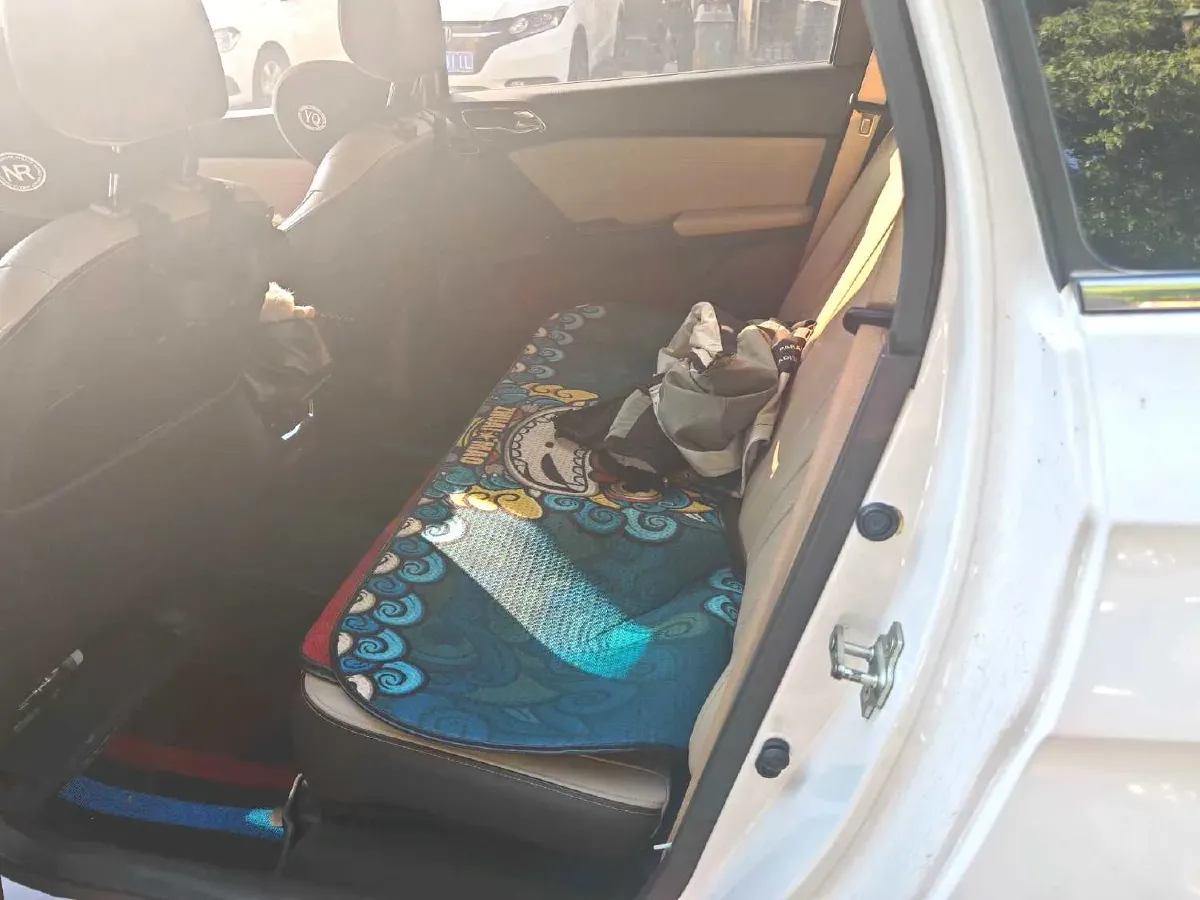 2017 BaoJun 310W 1.5L 112HP L4 6MT,autocango,china used car exporter,china ev exporter,chinese used car exporter,chinese used ev exporter