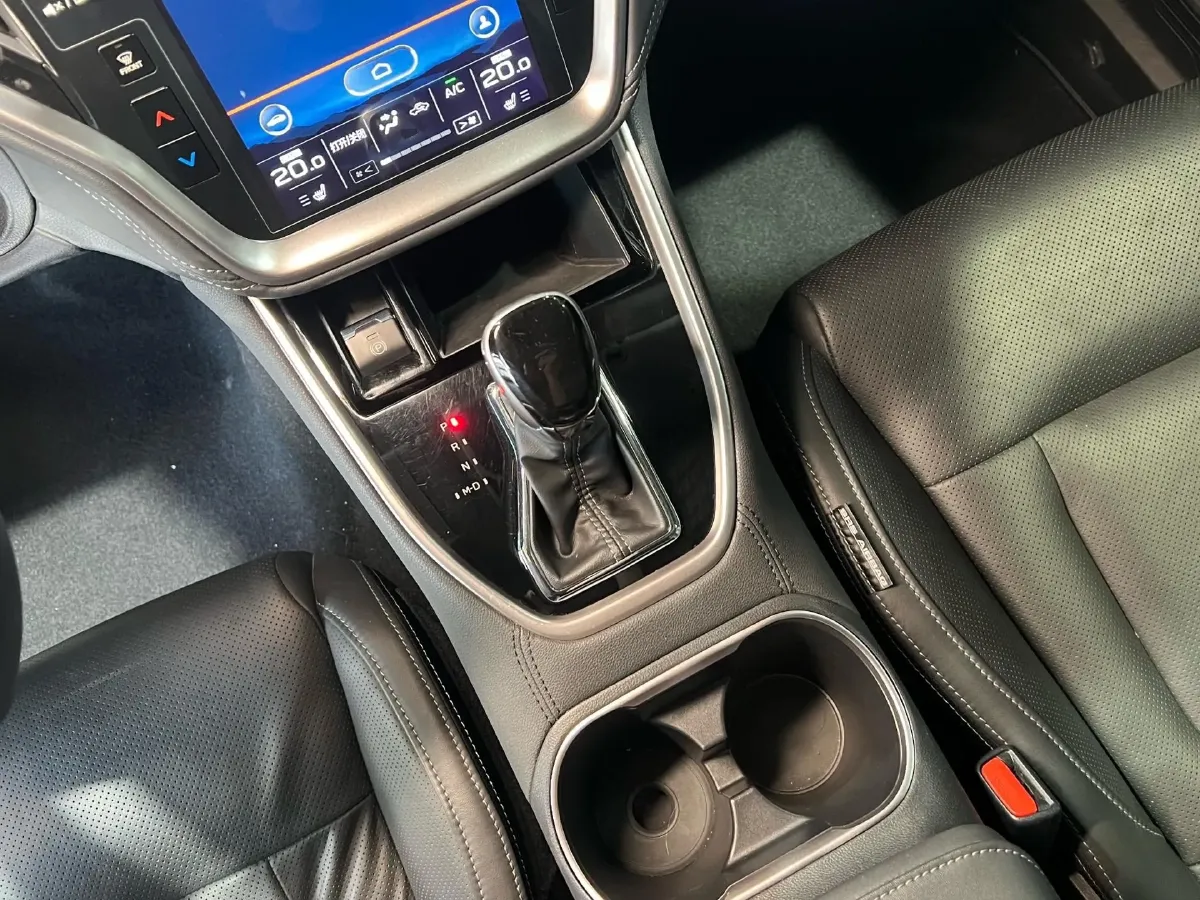 2021 Subaru Outback 2.5L 169HP H4 CVT,autocango,china used car exporter,china ev exporter,chinese used car exporter,chinese used ev exporter