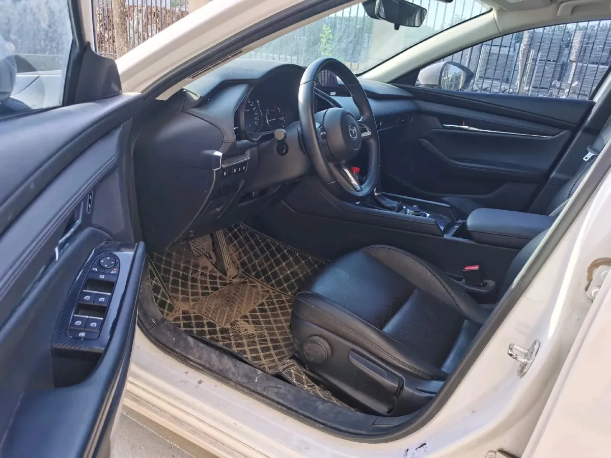 2023 Mazda 3 Axela 2.0L 158HP L4 6AT,autocango,china used car exporter,china ev exporter,chinese used car exporter,chinese used ev exporter