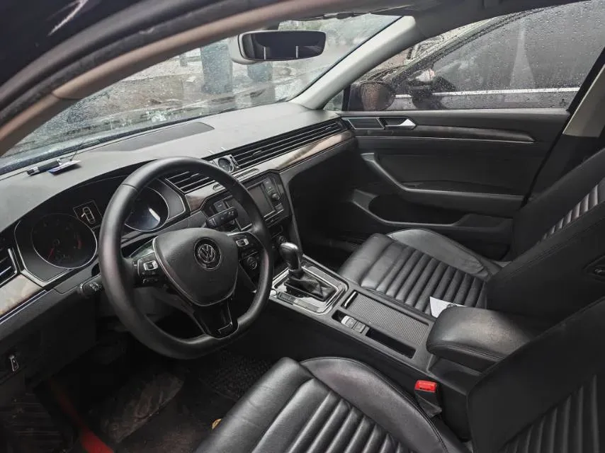 2018 Volkswagen Magotan 1.8T 180HP L4 7DCT,autocango,china used car exporter,china ev exporter,chinese used car exporter,chinese used ev exporter