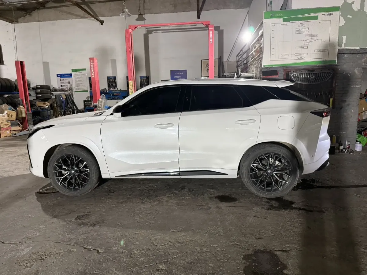 2024 ChangAn UNI-Z 1.5L 98HP L4 E-CVT PHEV 18.4KWH,autocango,china used car exporter,china ev exporter,chinese used car exporter,chinese used ev exporter