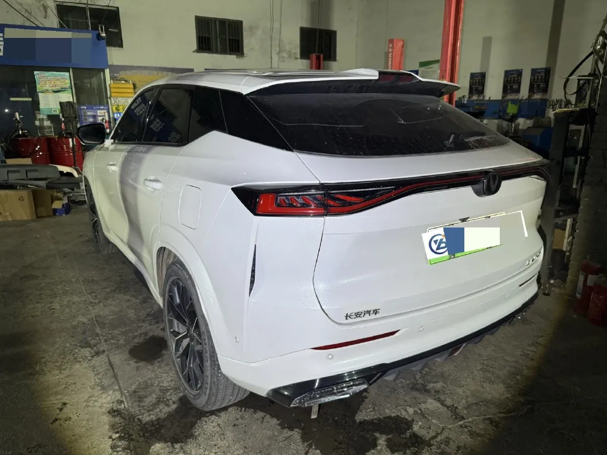 2024 ChangAn UNI-Z 1.5L 98HP L4 E-CVT PHEV 18.4KWH,autocango,china used car exporter,china ev exporter,chinese used car exporter,chinese used ev exporter