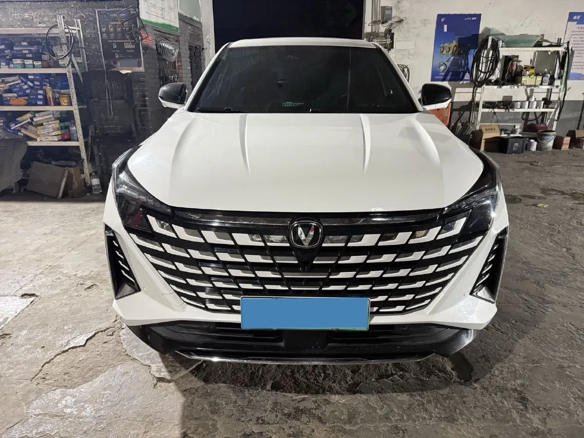 2024 ChangAn UNI-Z 1.5L 98HP L4 E-CVT PHEV 18.4KWH,autocango,china used car exporter,china ev exporter,chinese used car exporter,chinese used ev exporter