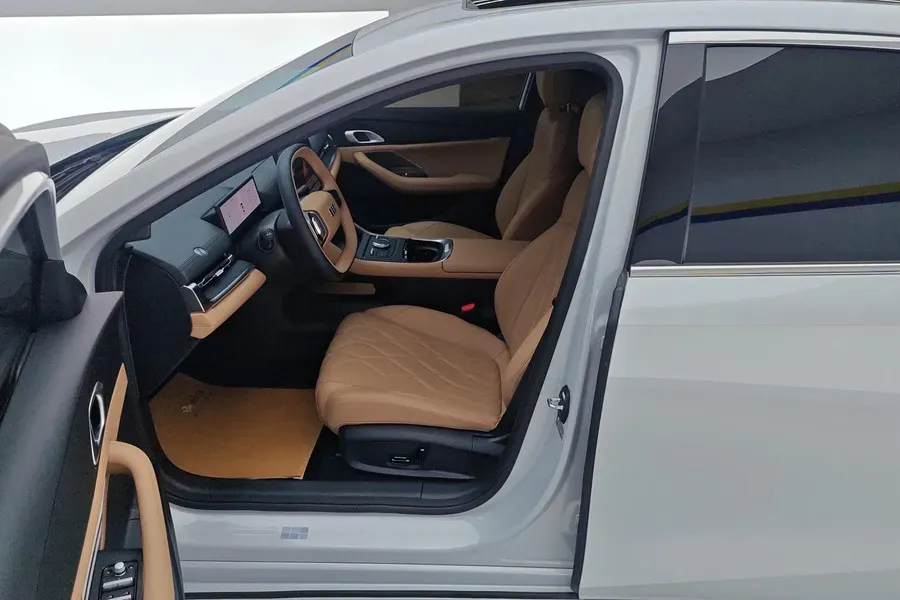 2025 Geely Galaxy A7 1.5L 112HP L4 1DHT PHEV,autocango,china used car exporter,china ev exporter,chinese used car exporter,chinese used ev exporter
