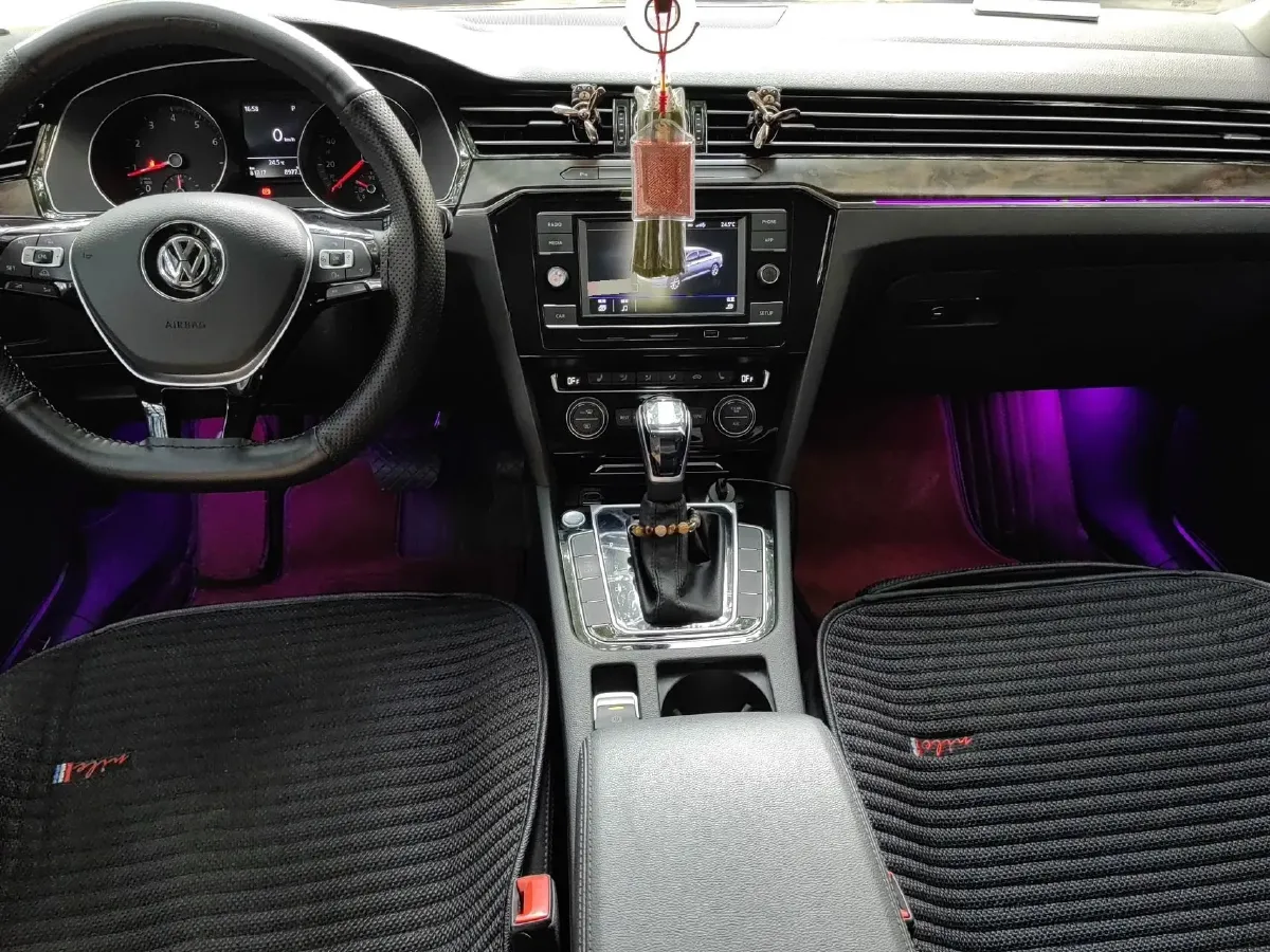 2019 Volkswagen Magotan 2.0T 186HP L4 7DCT,autocango,china used car exporter,china ev exporter,chinese used car exporter,chinese used ev exporter