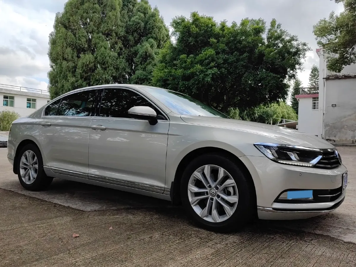2019 Volkswagen Magotan 2.0T 186HP L4 7DCT,autocango,china used car exporter,china ev exporter,chinese used car exporter,chinese used ev exporter