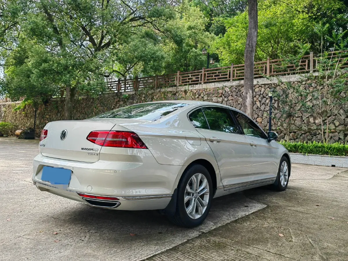 2019 Volkswagen Magotan 2.0T 186HP L4 7DCT,autocango,china used car exporter,china ev exporter,chinese used car exporter,chinese used ev exporter
