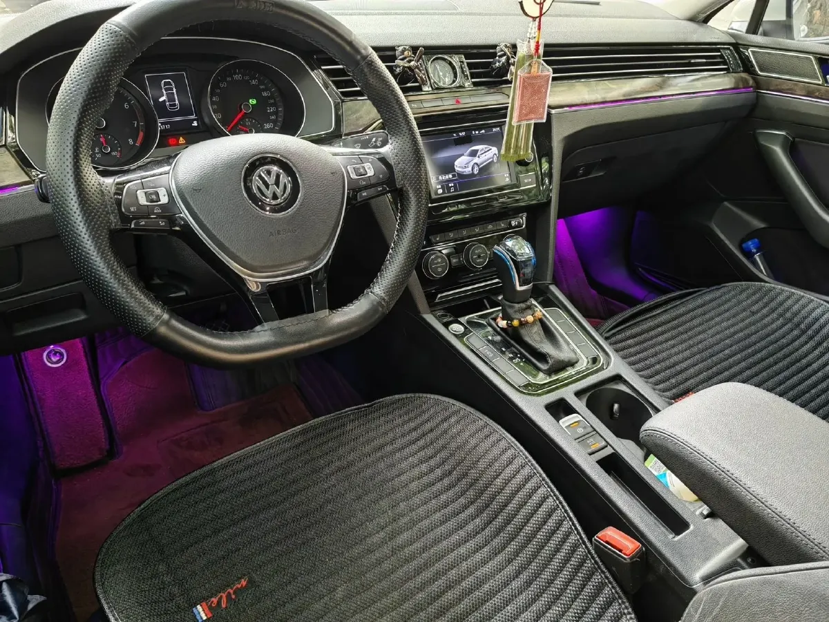 2019 Volkswagen Magotan 2.0T 186HP L4 7DCT,autocango,china used car exporter,china ev exporter,chinese used car exporter,chinese used ev exporter