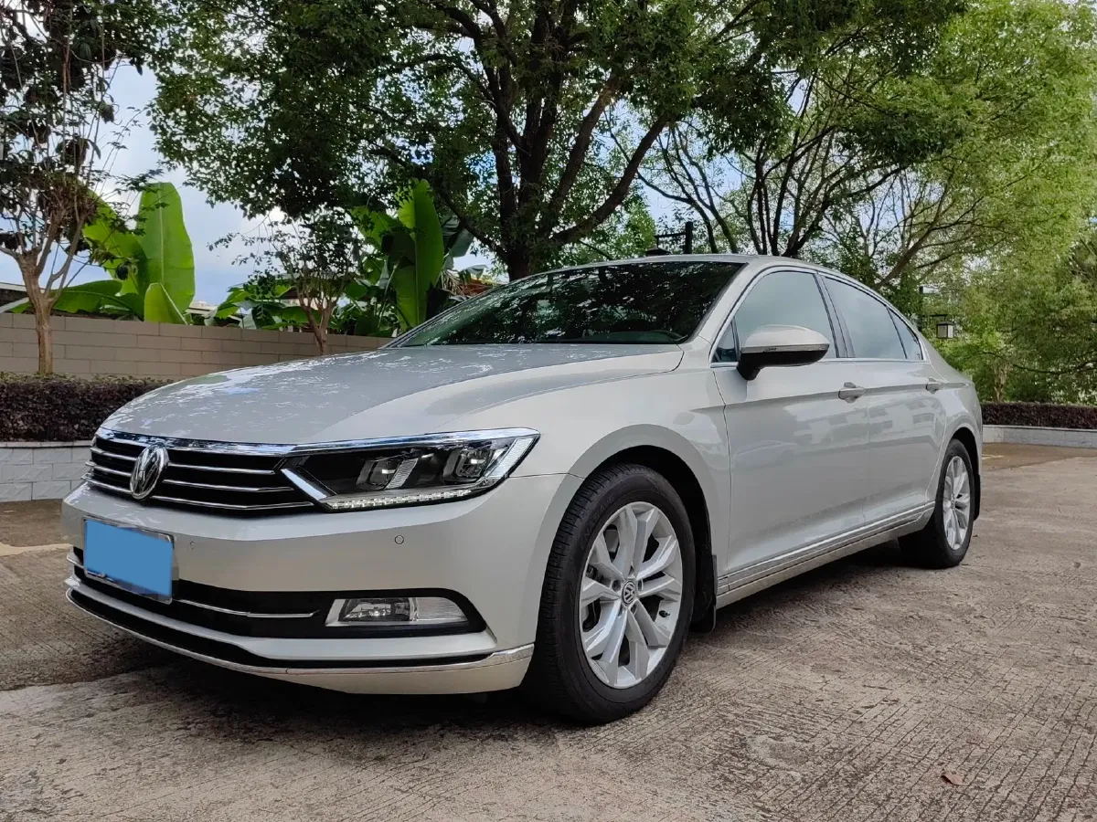 2019 Volkswagen Magotan 2.0T 186HP L4 7DCT,autocango,china used car exporter,china ev exporter,chinese used car exporter,chinese used ev exporter
