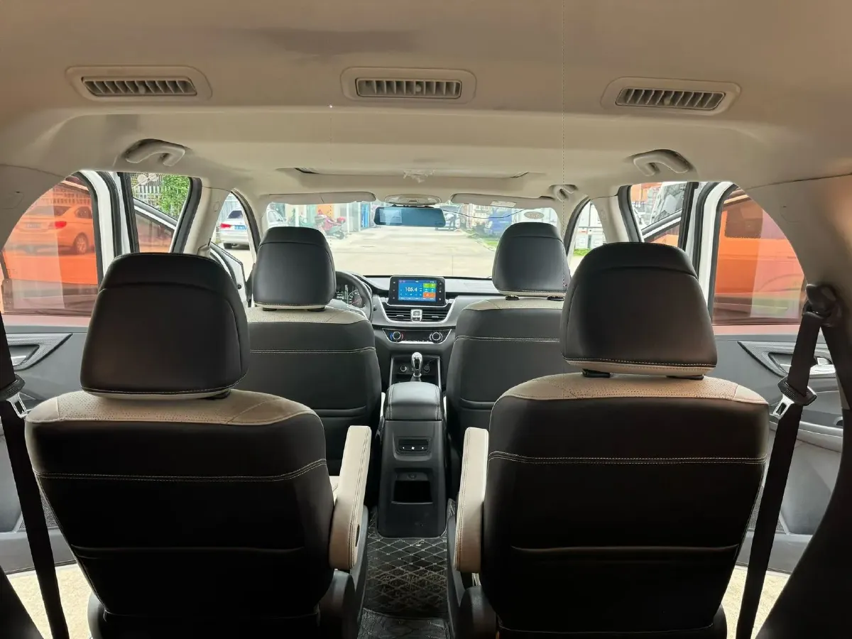 2017 BaoJun 730 1.5T 150HP L4 6MT,autocango,china used car exporter,china ev exporter,chinese used car exporter,chinese used ev exporter