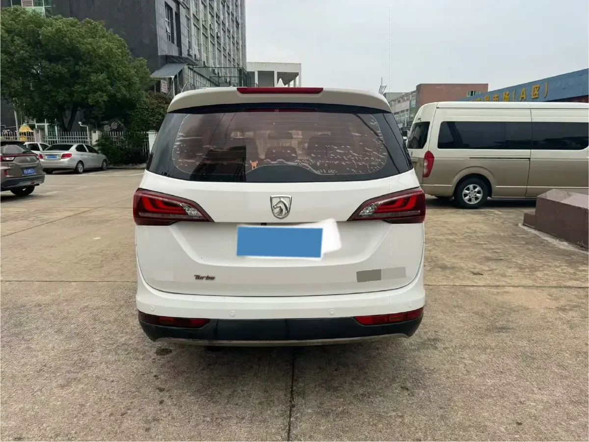 2017 BaoJun 730 1.5T 150HP L4 6MT,autocango,china used car exporter,china ev exporter,chinese used car exporter,chinese used ev exporter