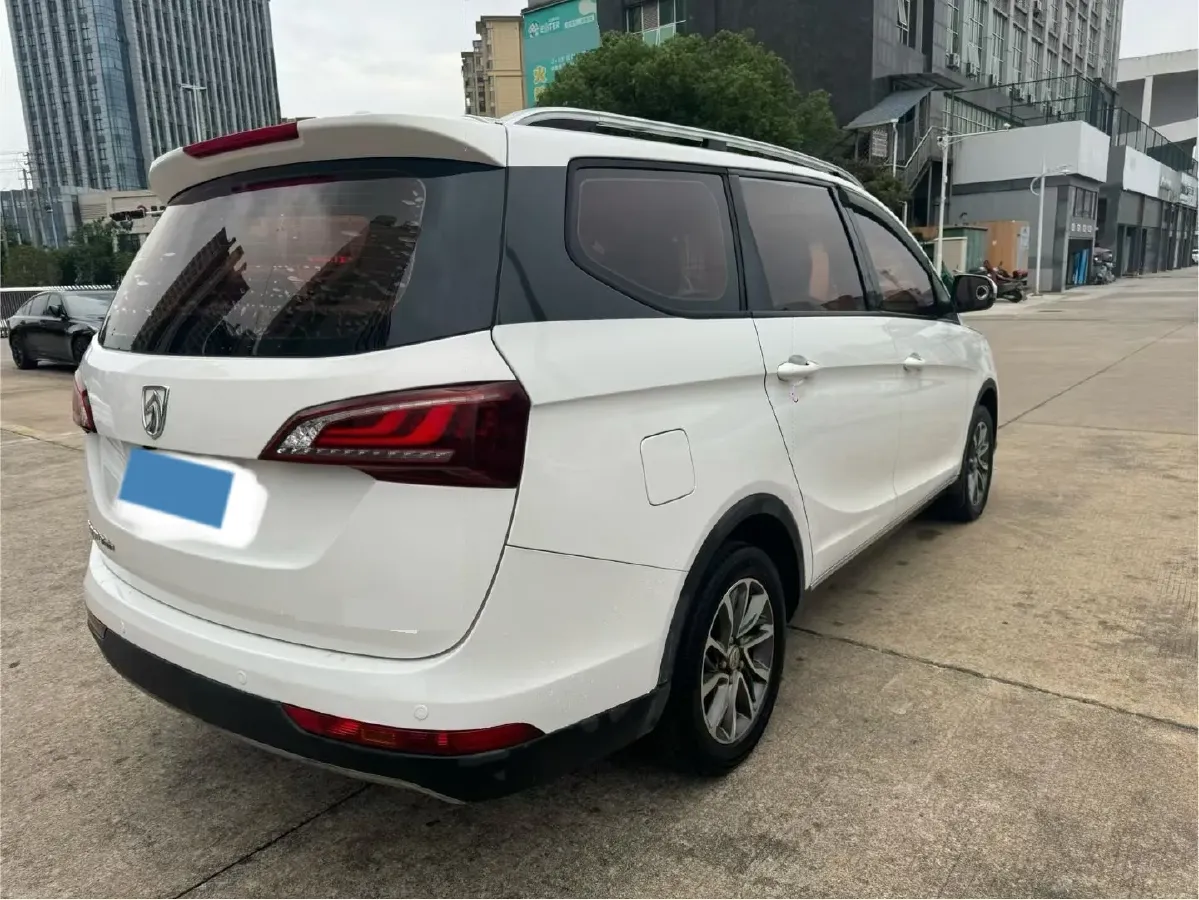 2017 BaoJun 730 1.5T 150HP L4 6MT,autocango,china used car exporter,china ev exporter,chinese used car exporter,chinese used ev exporter