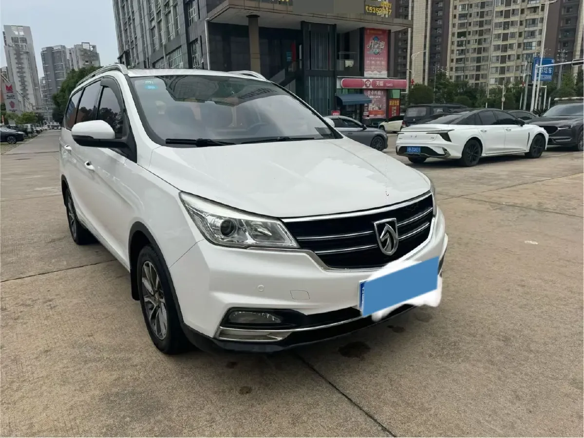 2017 BaoJun 730 1.5T 150HP L4 6MT,autocango,china used car exporter,china ev exporter,chinese used car exporter,chinese used ev exporter