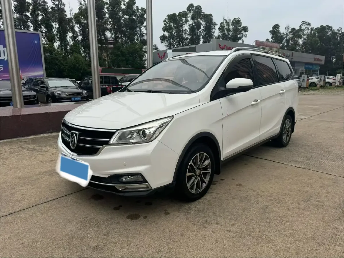 2017 BaoJun 730 1.5T 150HP L4 6MT,autocango,china used car exporter,china ev exporter,chinese used car exporter,chinese used ev exporter