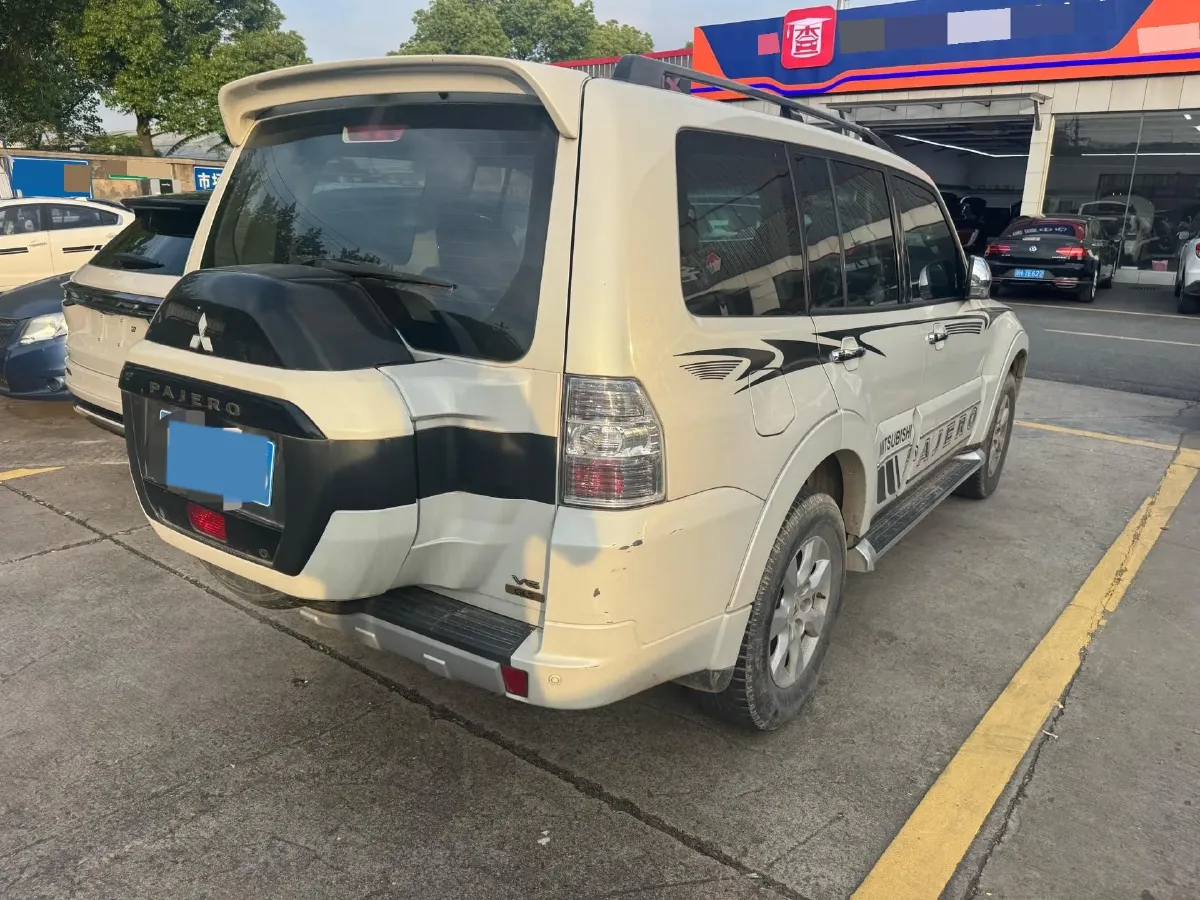 2020 Mitsubishi Pajero 3.0L 174HP V6 5AT,autocango,china used car exporter,china ev exporter,chinese used car exporter,chinese used ev exporter