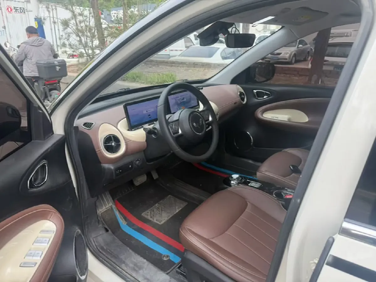 2023 WuLing BinGuo BEV 37.9KWH,autocango,china used car exporter,china ev exporter,chinese used car exporter,chinese used ev exporter