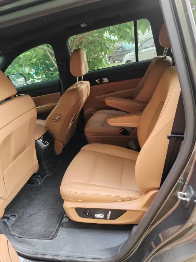 2021 Li ONE Range Extended 131HP REEV 40.5KWH,autocango,china used car exporter,china ev exporter,chinese used car exporter,chinese used ev exporter