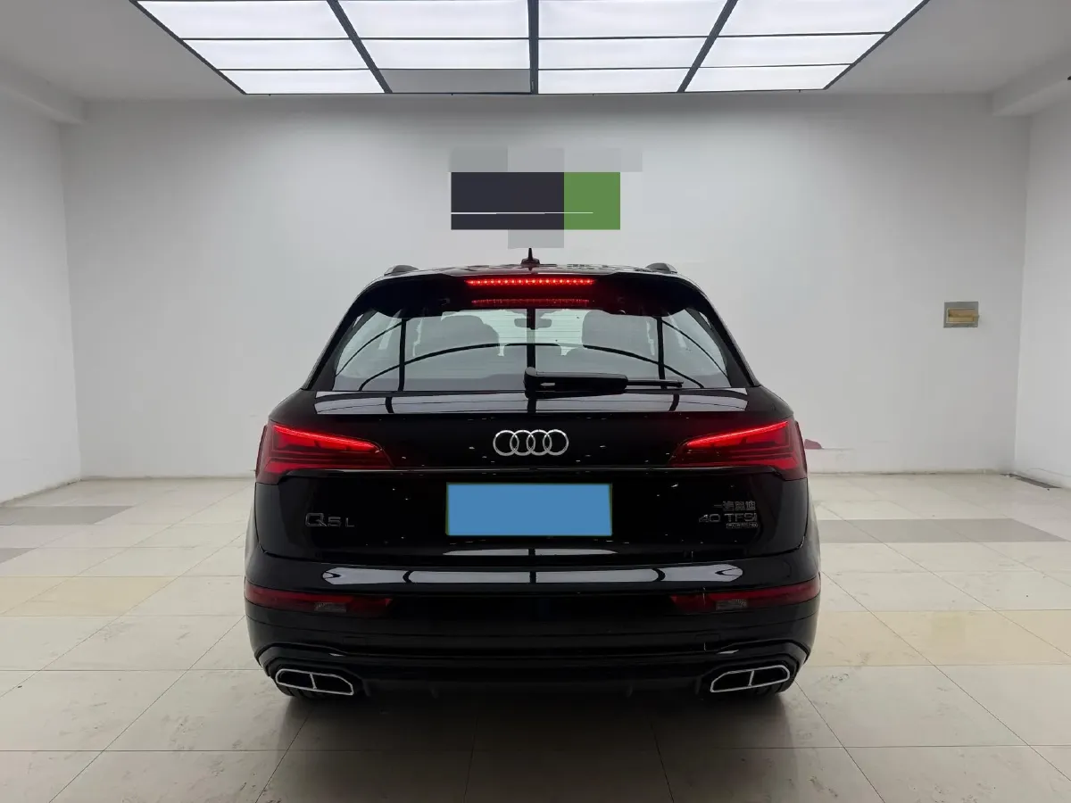2025 Audi Q5L 2.0T 190HP L4 7DCT,autocango,china used car exporter,china ev exporter,chinese used car exporter,chinese used ev exporter