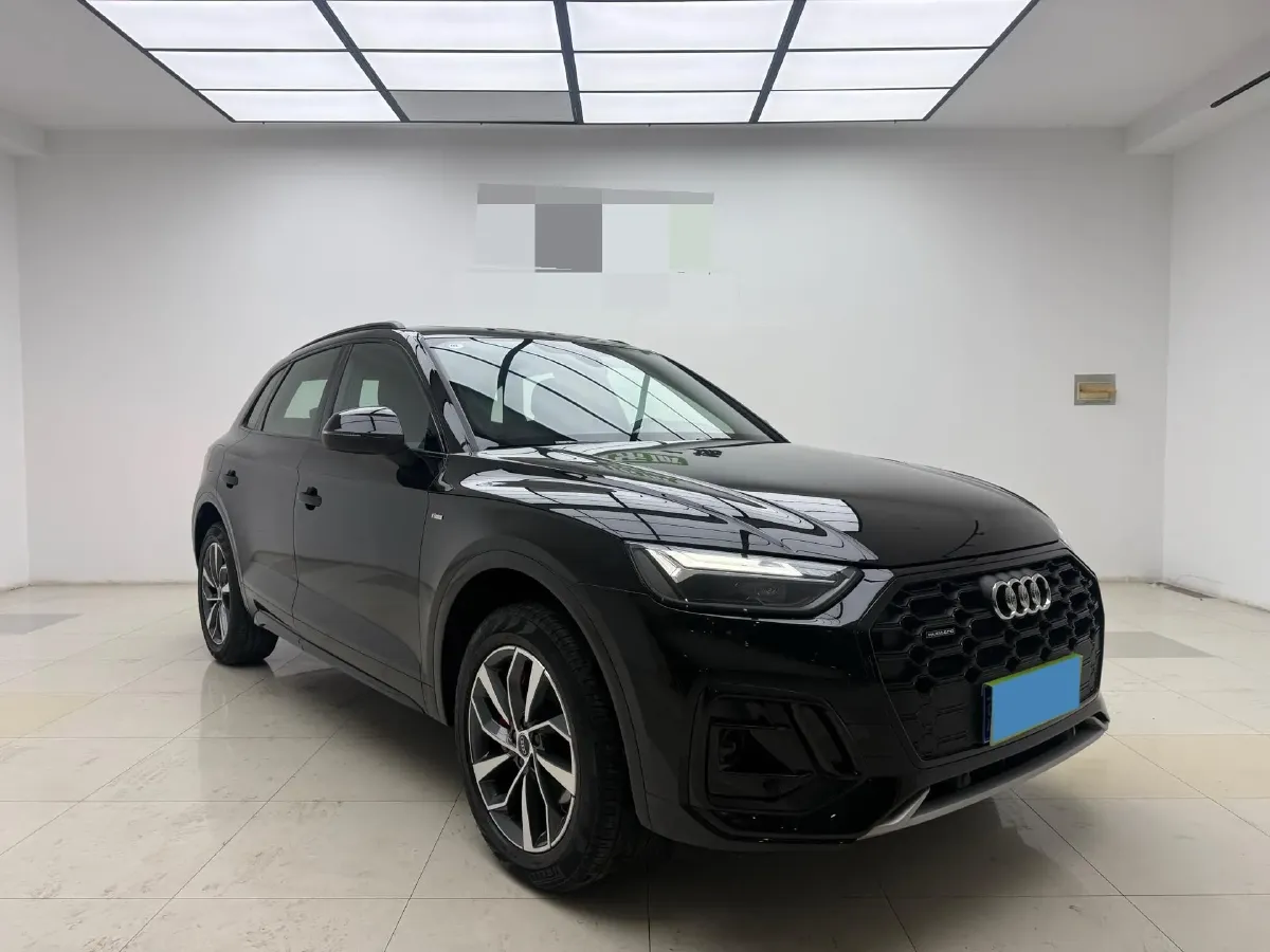 2025 Audi Q5L 2.0T 190HP L4 7DCT,autocango,china used car exporter,china ev exporter,chinese used car exporter,chinese used ev exporter