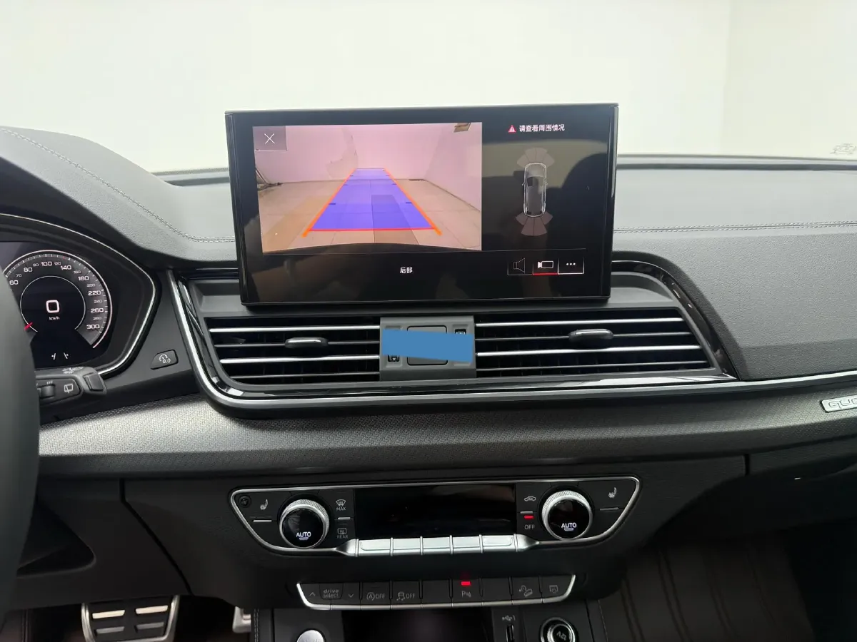 2025 Audi Q5L 2.0T 190HP L4 7DCT,autocango,china used car exporter,china ev exporter,chinese used car exporter,chinese used ev exporter