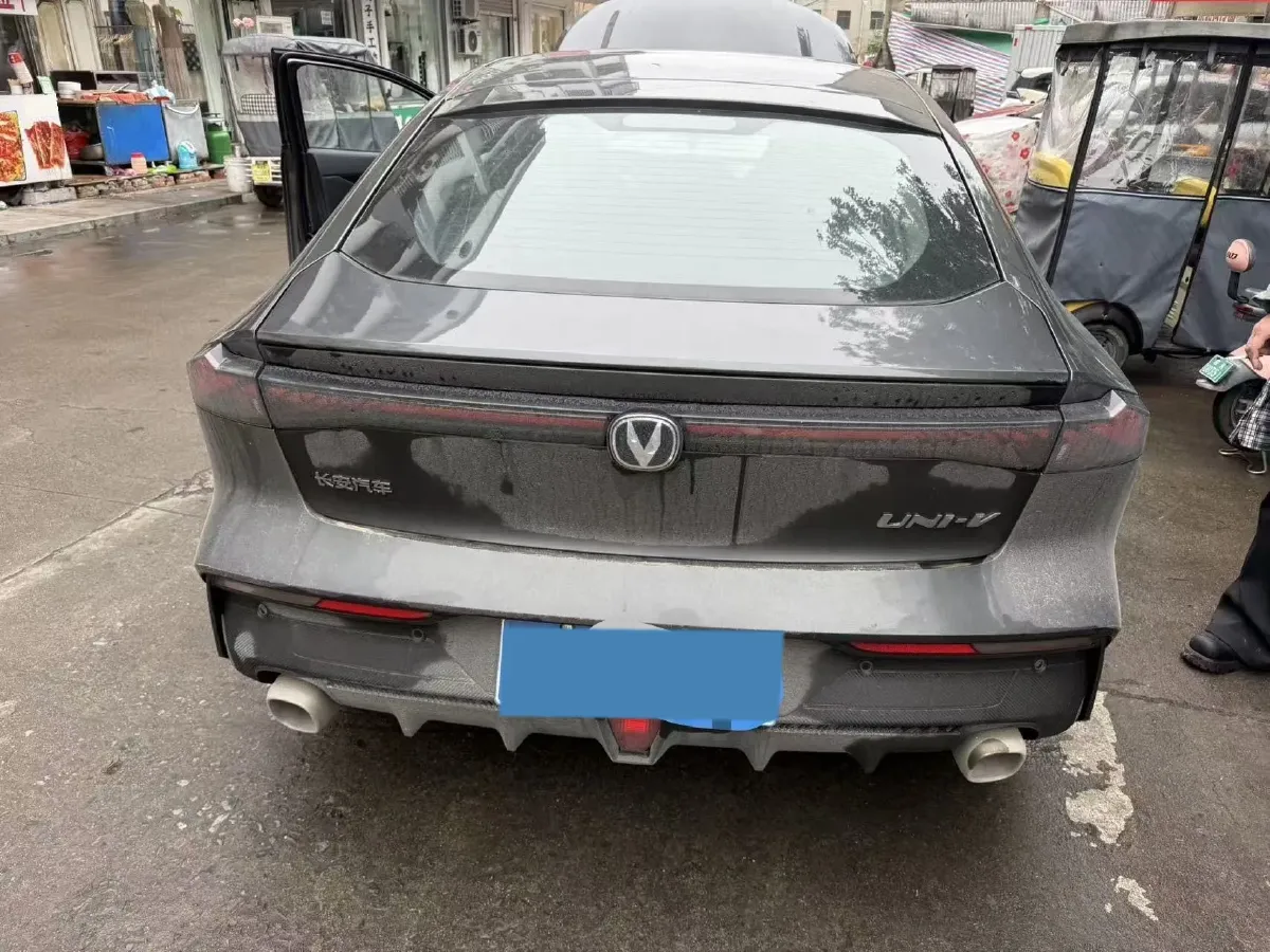 2023 ChangAn UNI-V 1.5T 188HP L4 7DCT,autocango,china used car exporter,china ev exporter,chinese used car exporter,chinese used ev exporter