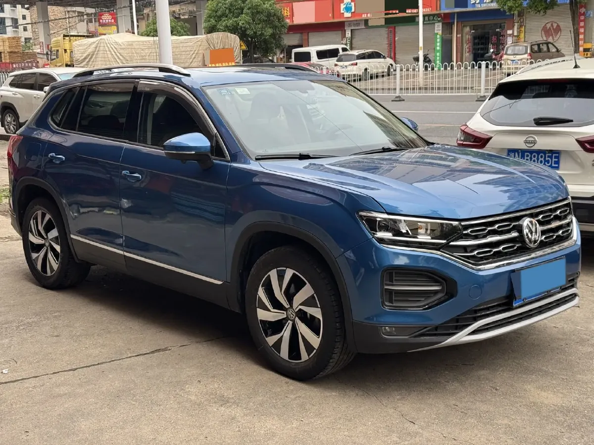 2019 Jeep Cherokee 2.0T 234HP L4 9AT,autocango,china used car exporter,china ev exporter,chinese used car exporter,chinese used ev exporter