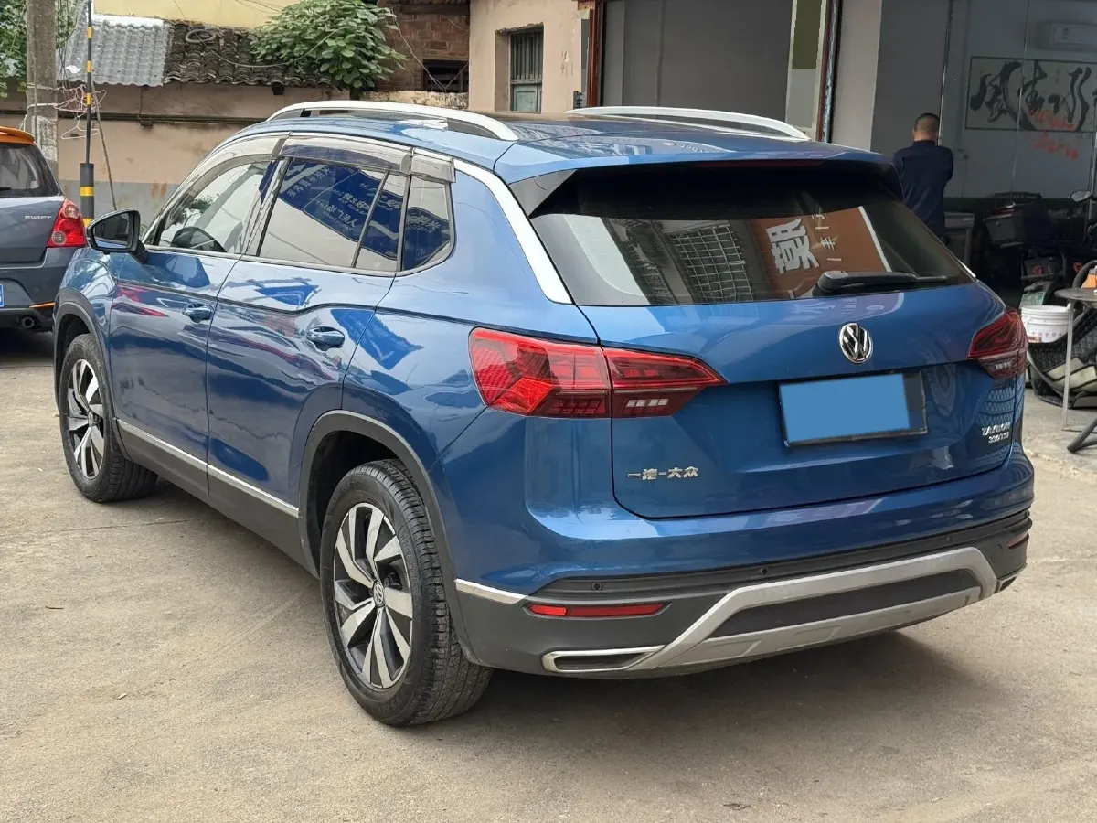 2019 Jeep Cherokee 2.0T 234HP L4 9AT,autocango,china used car exporter,china ev exporter,chinese used car exporter,chinese used ev exporter