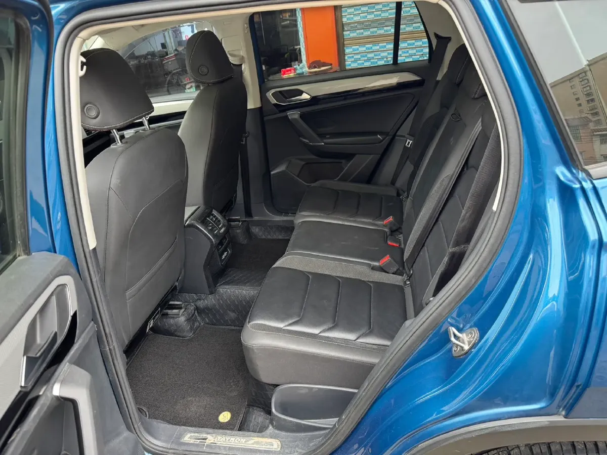 2019 Jeep Cherokee 2.0T 234HP L4 9AT,autocango,china used car exporter,china ev exporter,chinese used car exporter,chinese used ev exporter