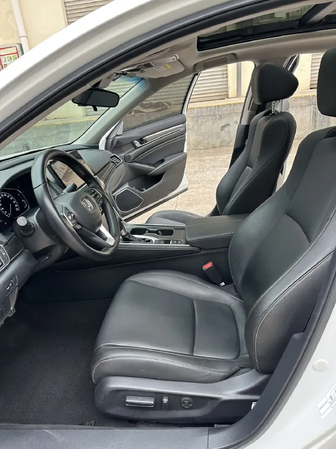 2022 Honda Accord 1.5T 194HP L4 CVT,autocango,china used car exporter,china ev exporter,chinese used car exporter,chinese used ev exporter