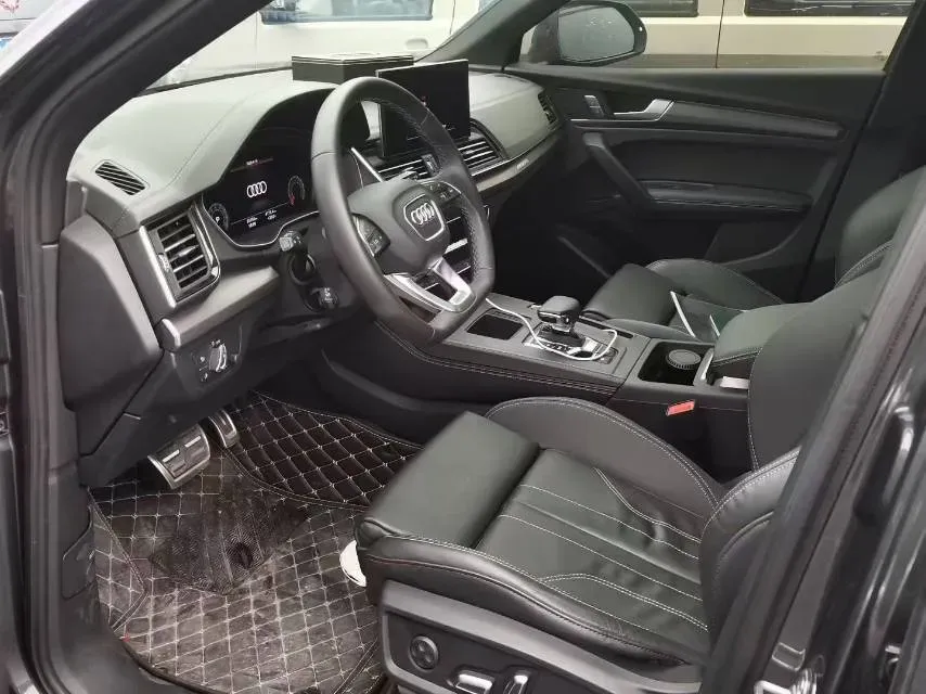 2023 Audi Q5L 2.0T 190HP L4 7DCT,autocango,china used car exporter,china ev exporter,chinese used car exporter,chinese used ev exporter