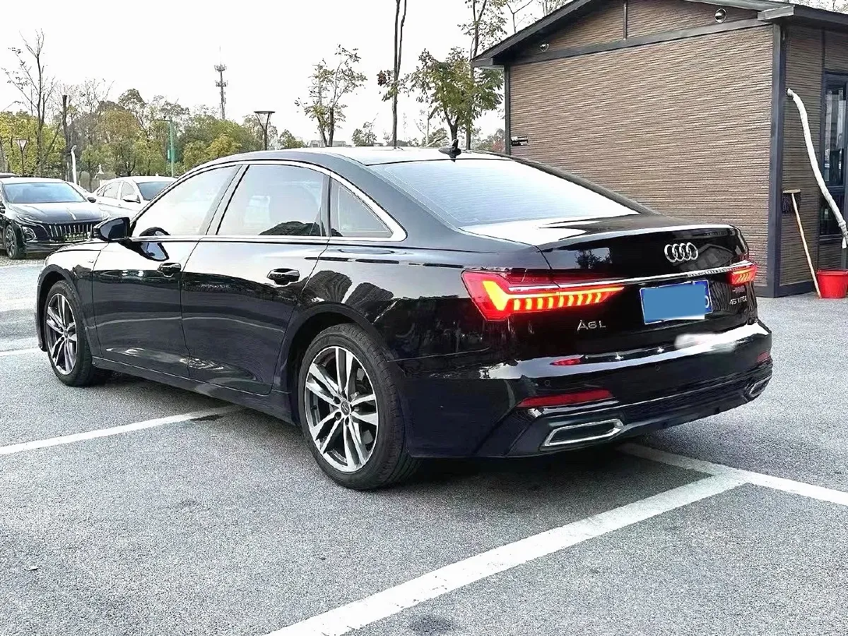 2022 Audi A6L 2.0T 190HP L4 7DCT,autocango,china used car exporter,china ev exporter,chinese used car exporter,chinese used ev exporter