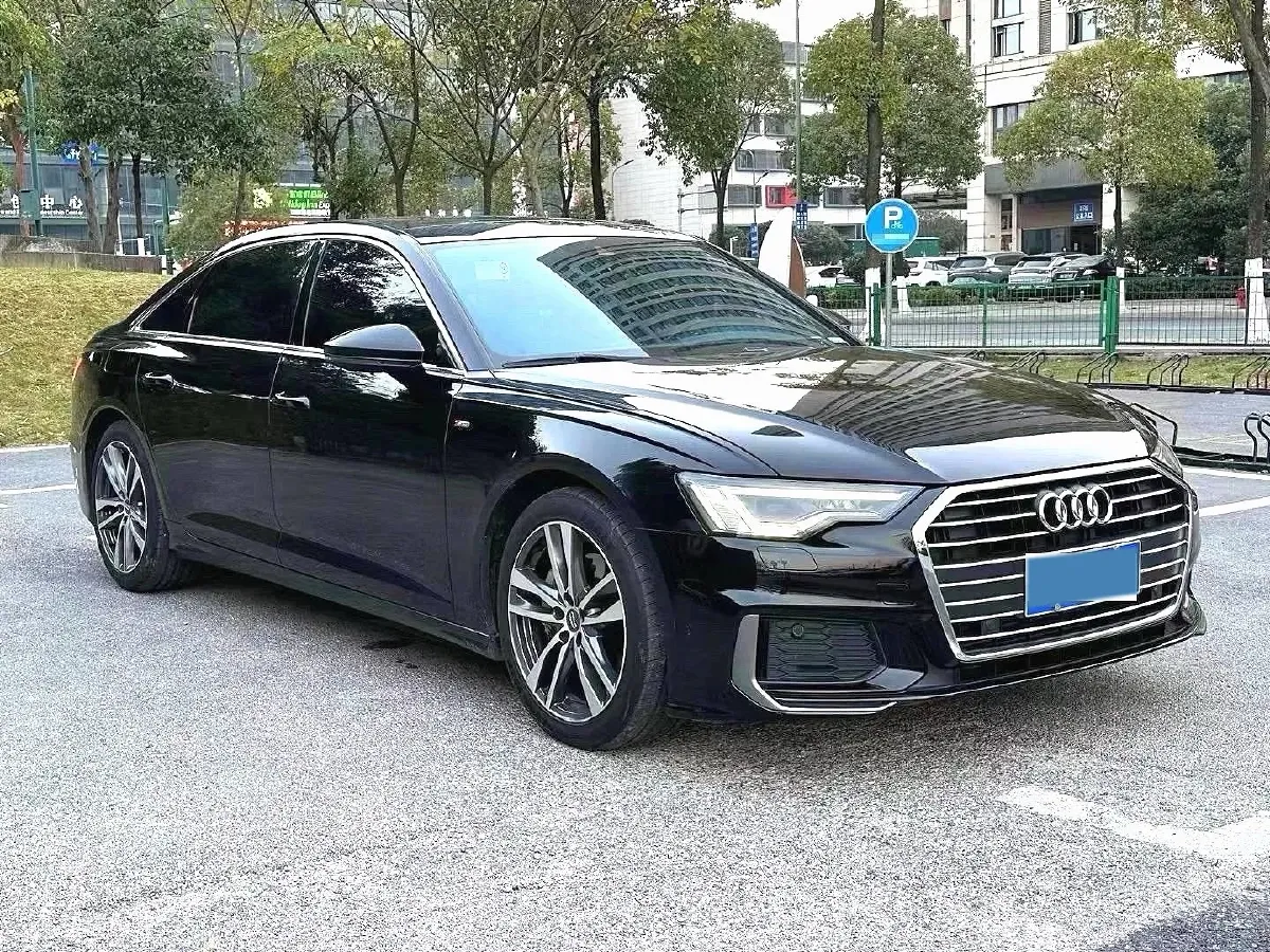 2022 Audi A6L 2.0T 190HP L4 7DCT,autocango,china used car exporter,china ev exporter,chinese used car exporter,chinese used ev exporter