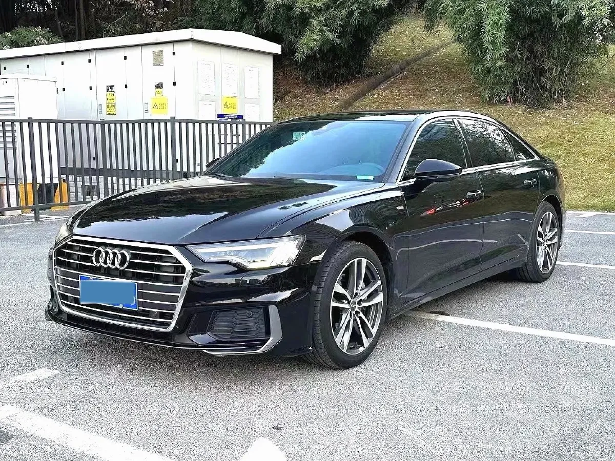 2022 Audi A6L 2.0T 190HP L4 7DCT,autocango,china used car exporter,china ev exporter,chinese used car exporter,chinese used ev exporter