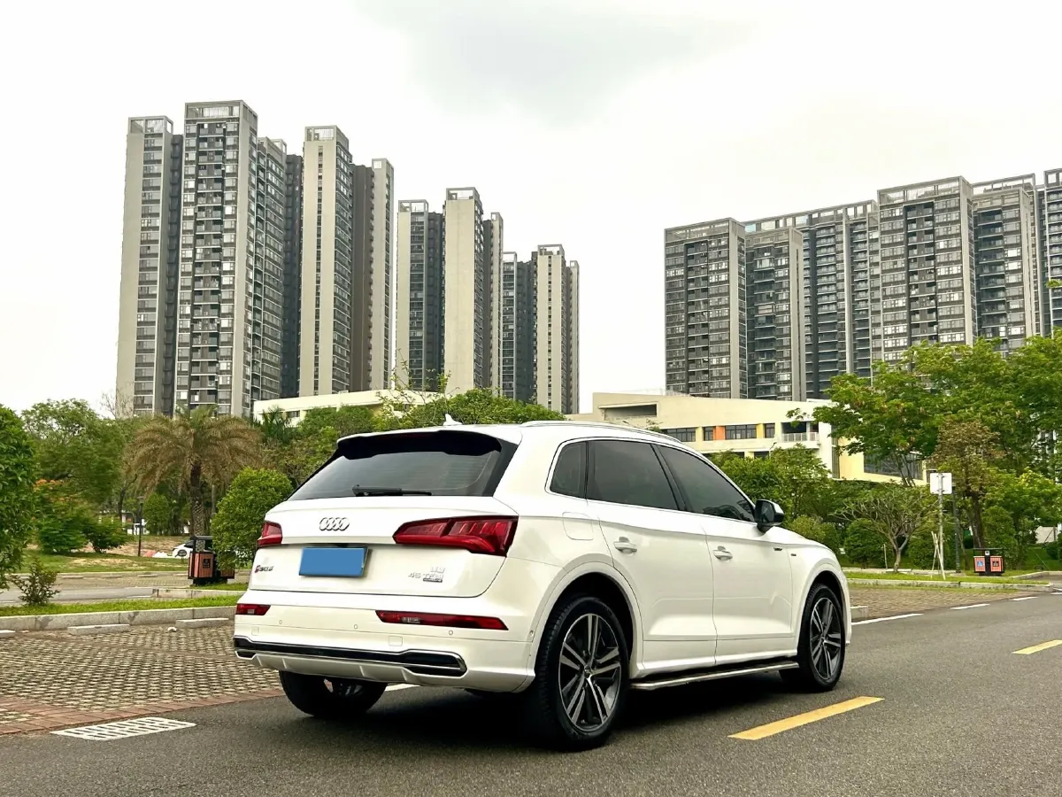 2020 Audi Q5L 2.0T 252HP L4 7DCT,autocango,china used car exporter,china ev exporter,chinese used car exporter,chinese used ev exporter