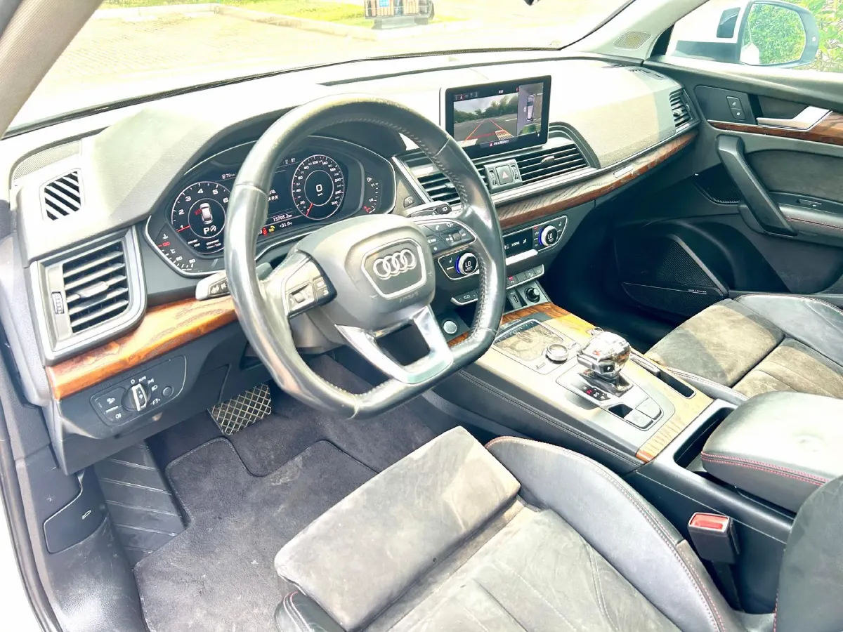 2020 Audi Q5L 2.0T 252HP L4 7DCT,autocango,china used car exporter,china ev exporter,chinese used car exporter,chinese used ev exporter