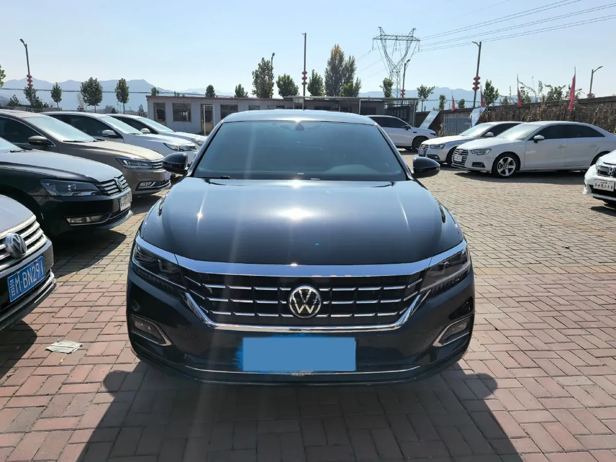 2020 Volkswagen Passat 2.0T 186HP L4 7DCT,autocango,china used car exporter,china ev exporter,chinese used car exporter,chinese used ev exporter