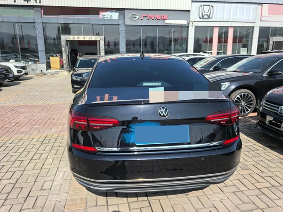 2020 Volkswagen Passat 2.0T 186HP L4 7DCT,autocango,china used car exporter,china ev exporter,chinese used car exporter,chinese used ev exporter