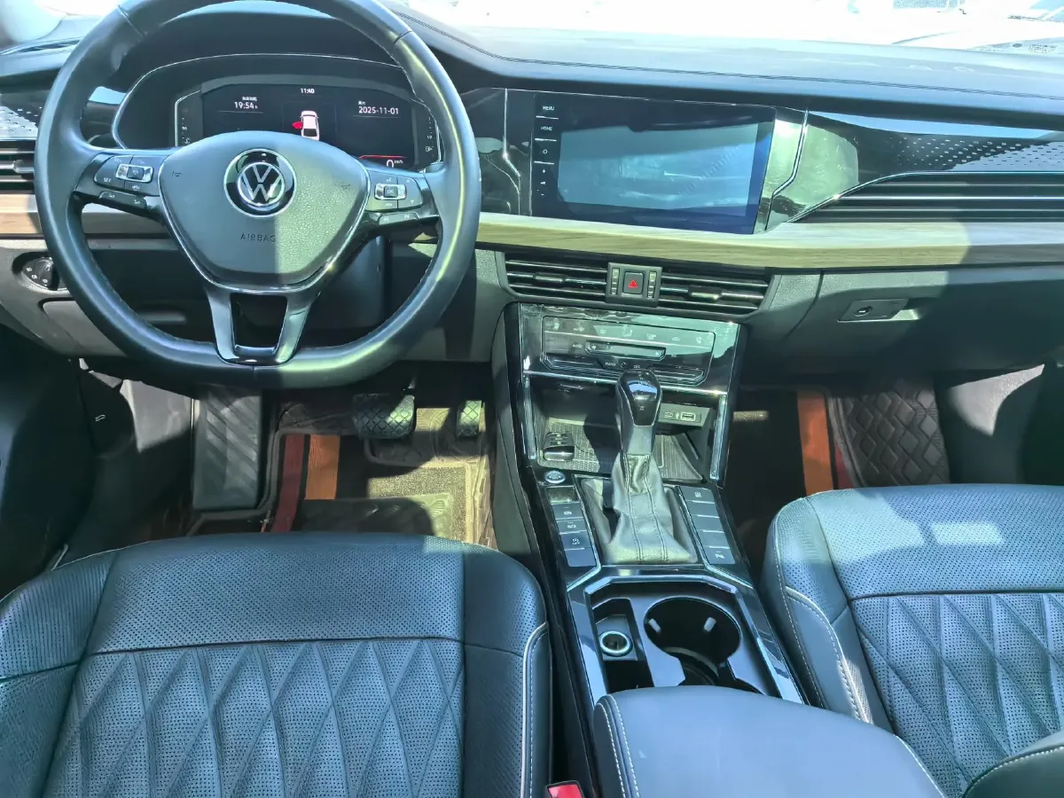 2020 Volkswagen Passat 2.0T 186HP L4 7DCT,autocango,china used car exporter,china ev exporter,chinese used car exporter,chinese used ev exporter