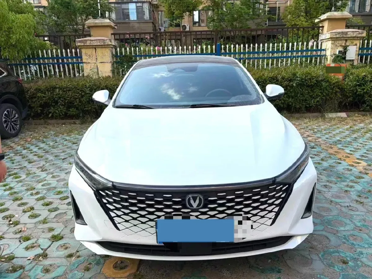 2023 ChangAn Raeton Plus 1.5T 188HP L4 7DCT,autocango,china used car exporter,china ev exporter,chinese used car exporter,chinese used ev exporter