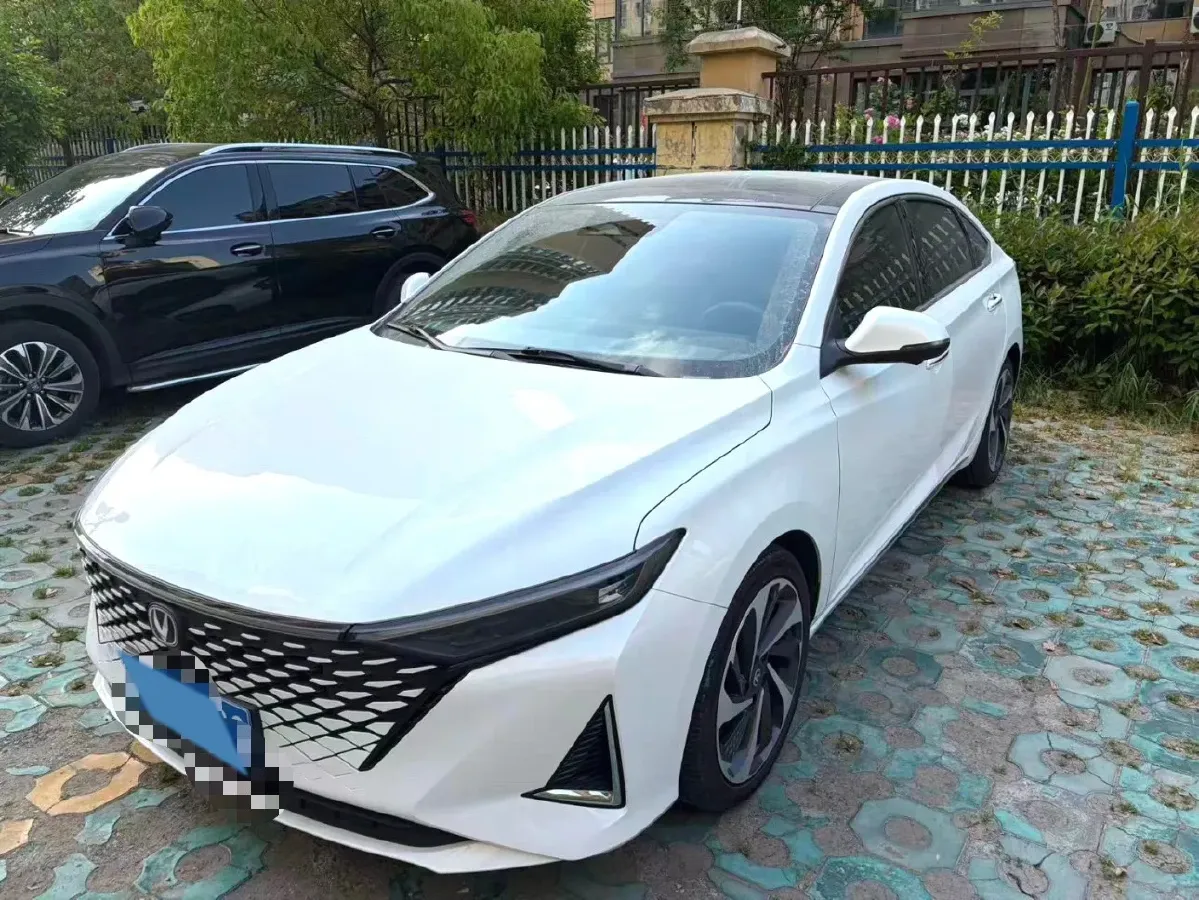 2023 ChangAn Raeton Plus 1.5T 188HP L4 7DCT,autocango,china used car exporter,china ev exporter,chinese used car exporter,chinese used ev exporter