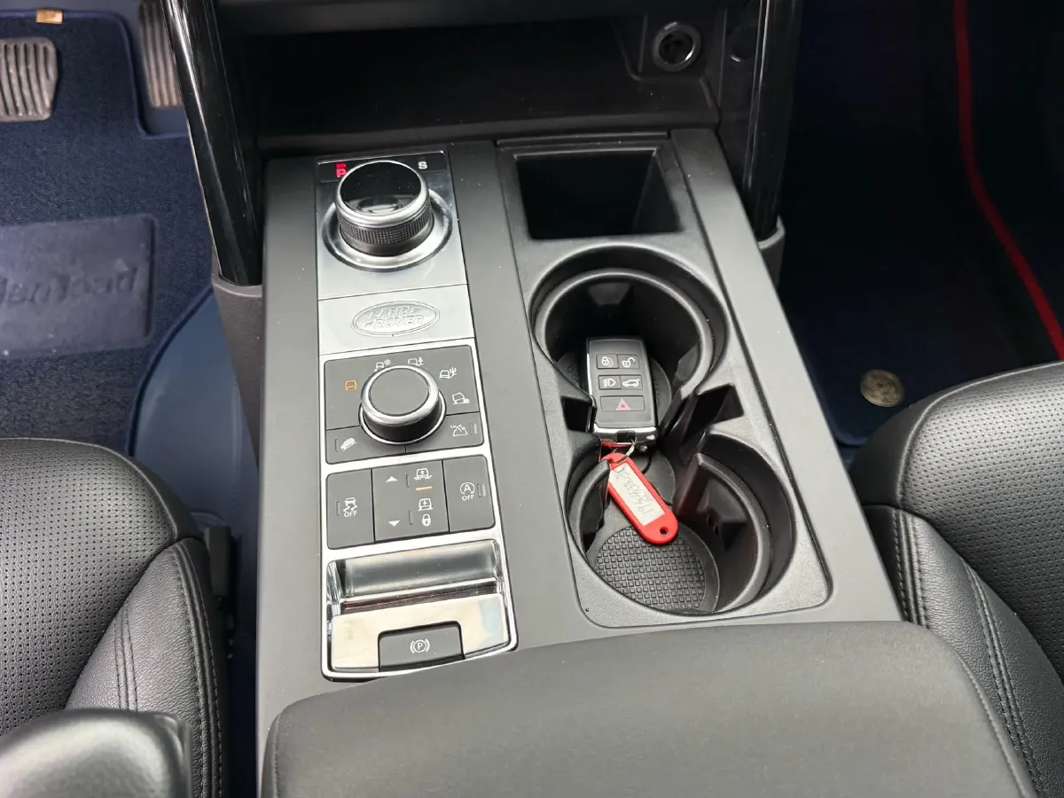2019 Land Rover Discovery 3.0T 340HP V6 8AT,autocango,china used car exporter,china ev exporter,chinese used car exporter,chinese used ev exporter