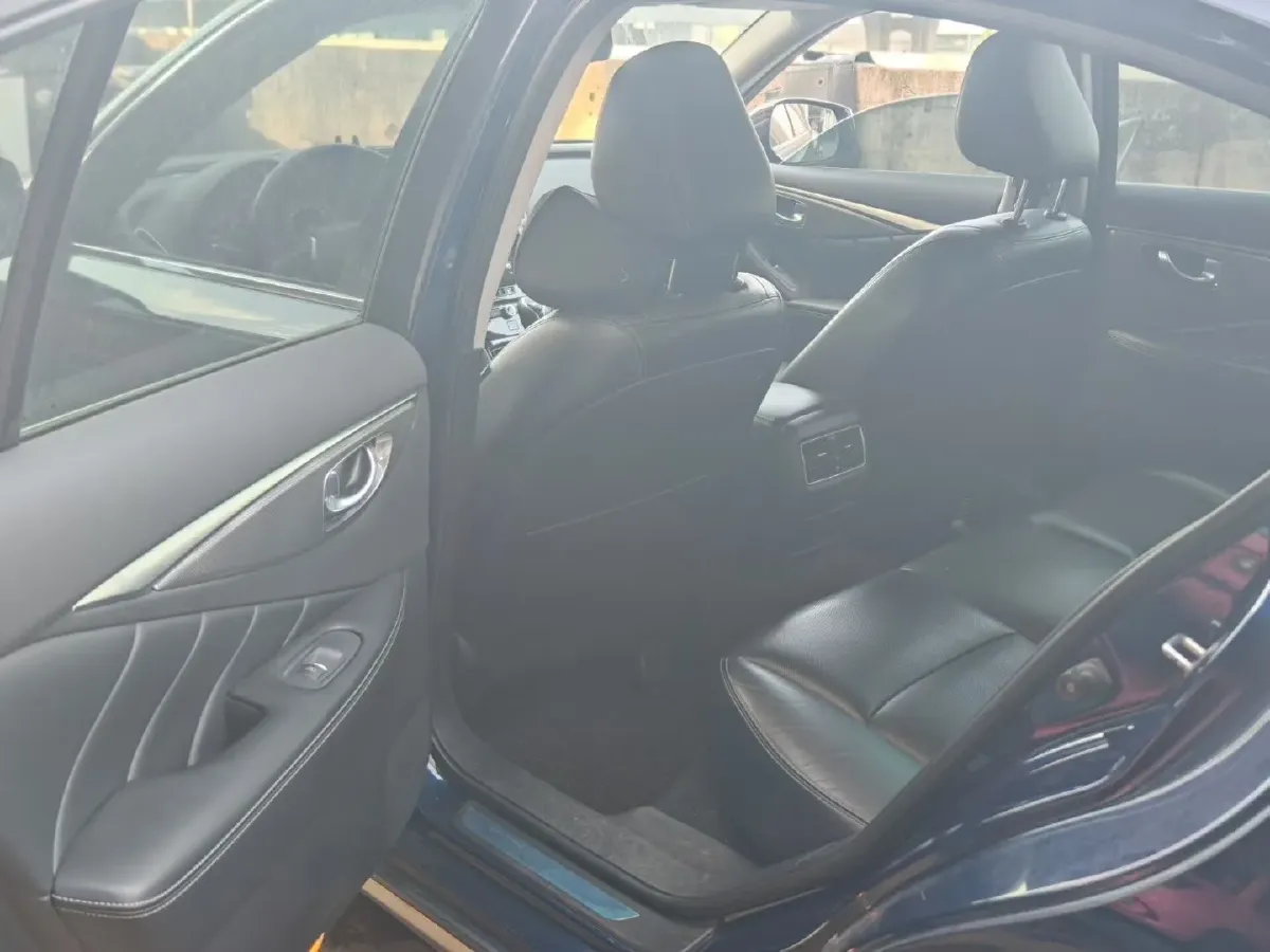 2018 Jeep Grand Commander 2.0T 265HP L4 9AT,autocango,china used car exporter,china ev exporter,chinese used car exporter,chinese used ev exporter